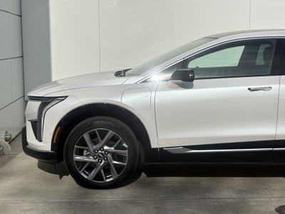 2025 Cadillac OPTIQ Luxury 2