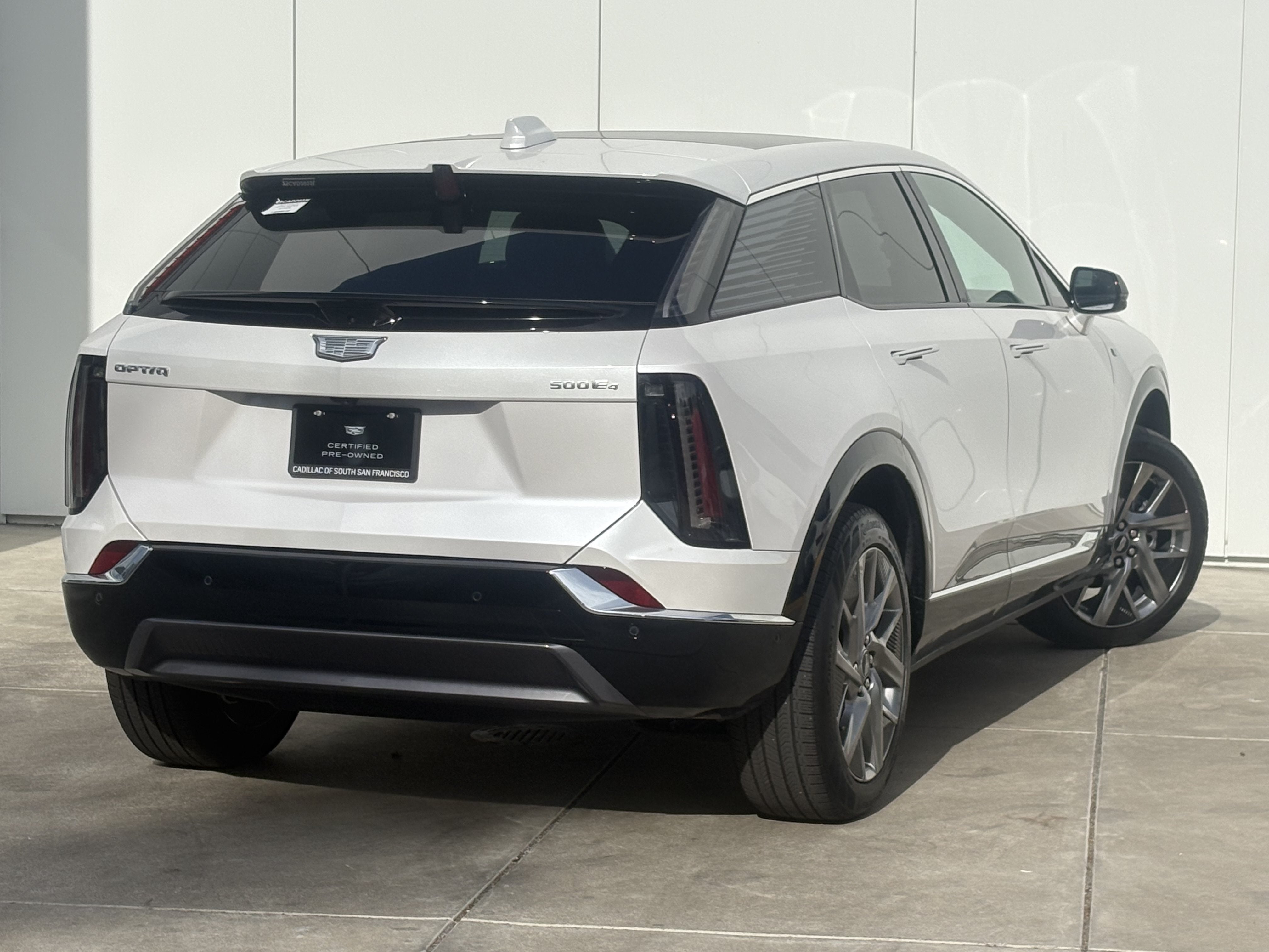 2025 Cadillac OPTIQ Luxury 2