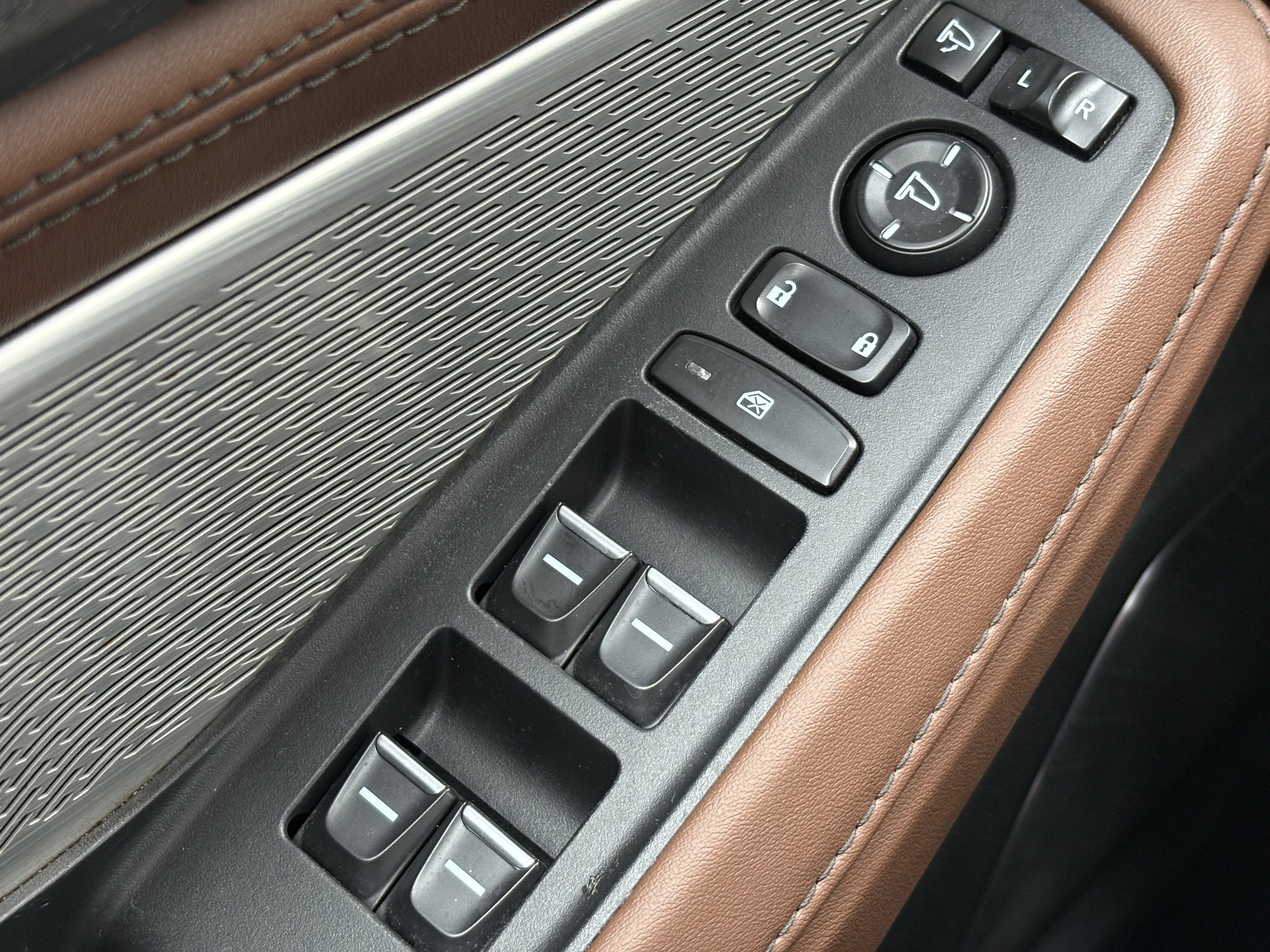 2022 Acura MDX w/Advance Package