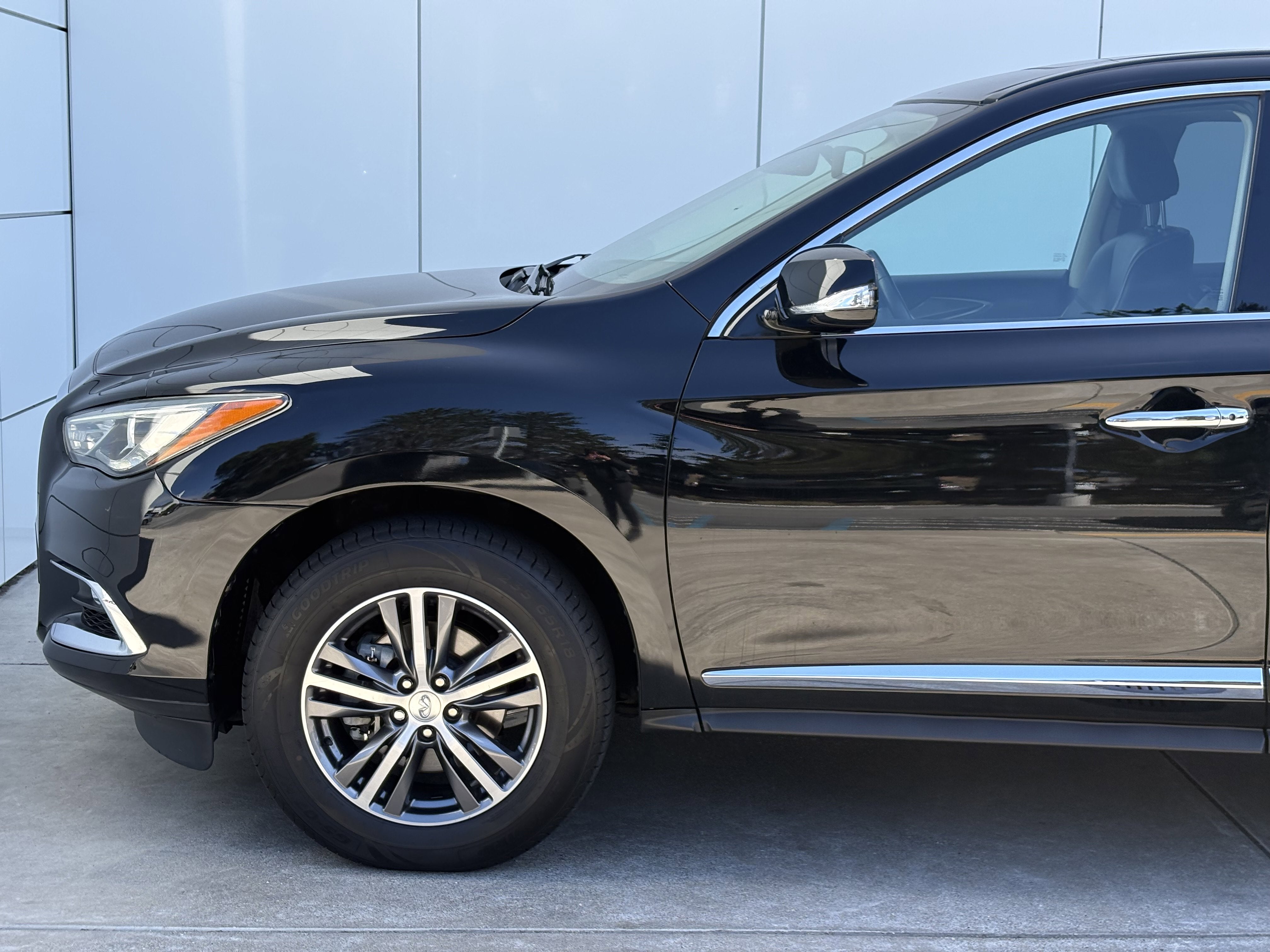 2019 INFINITI QX60 PURE