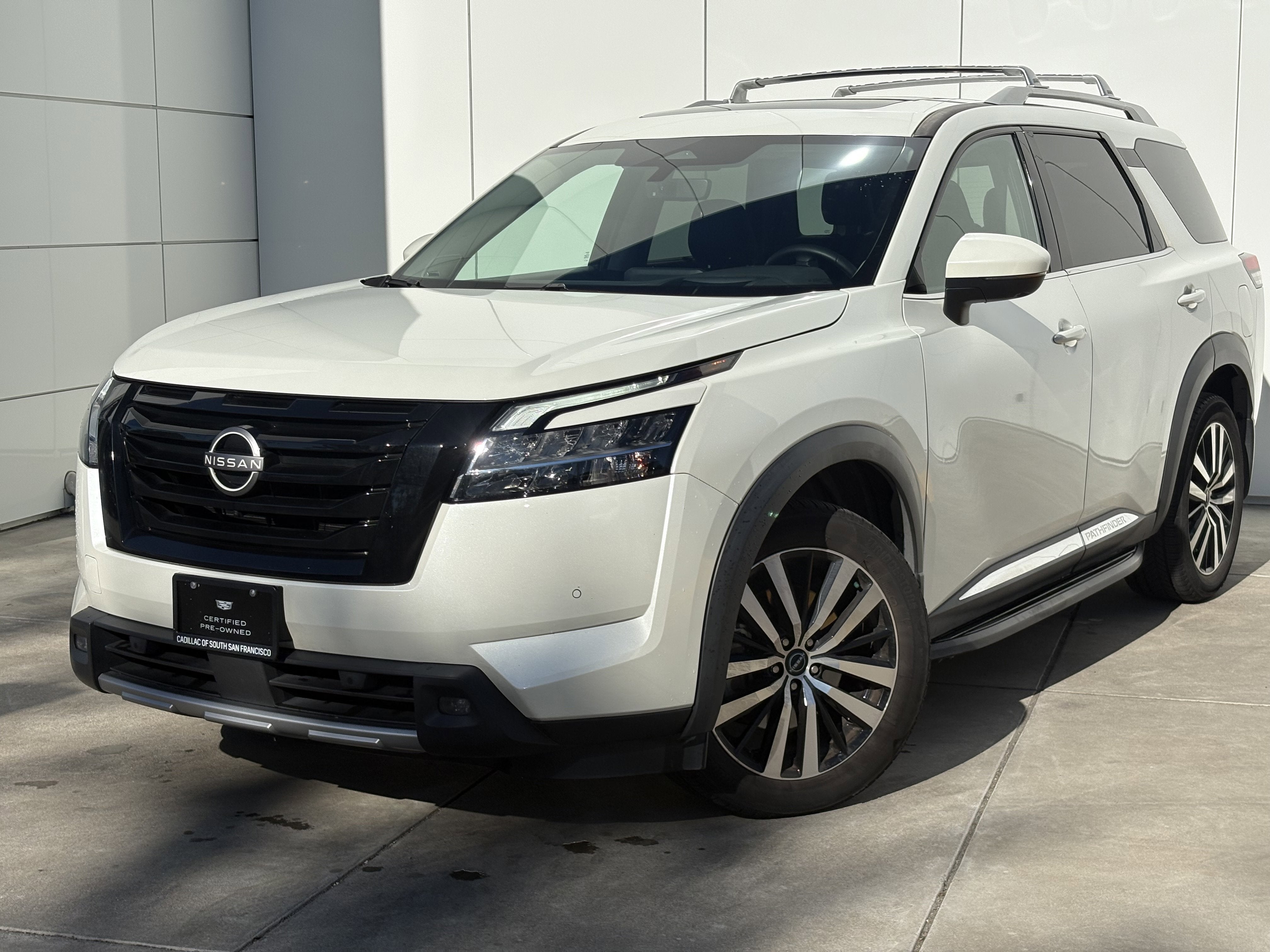 2023 Nissan Pathfinder Platinum