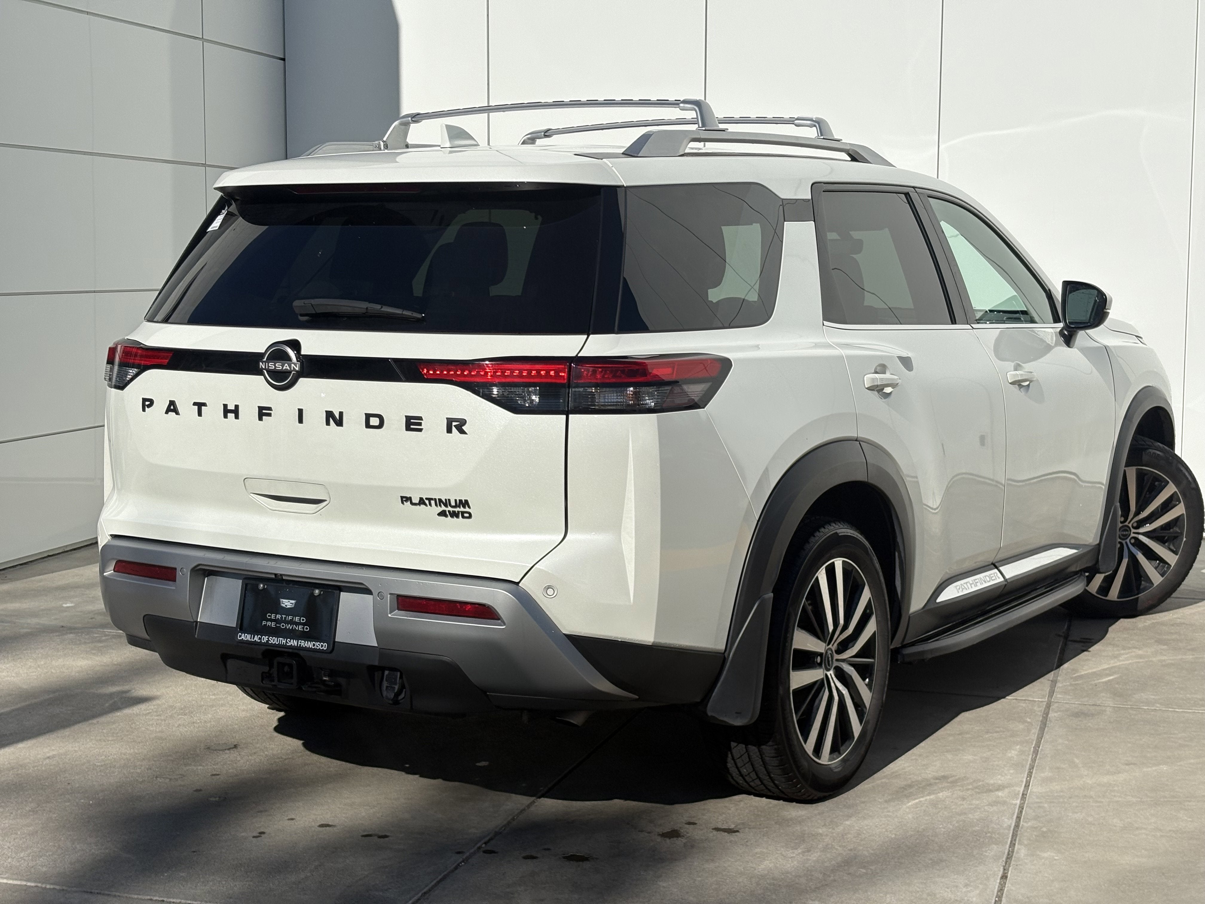 2023 Nissan Pathfinder Platinum