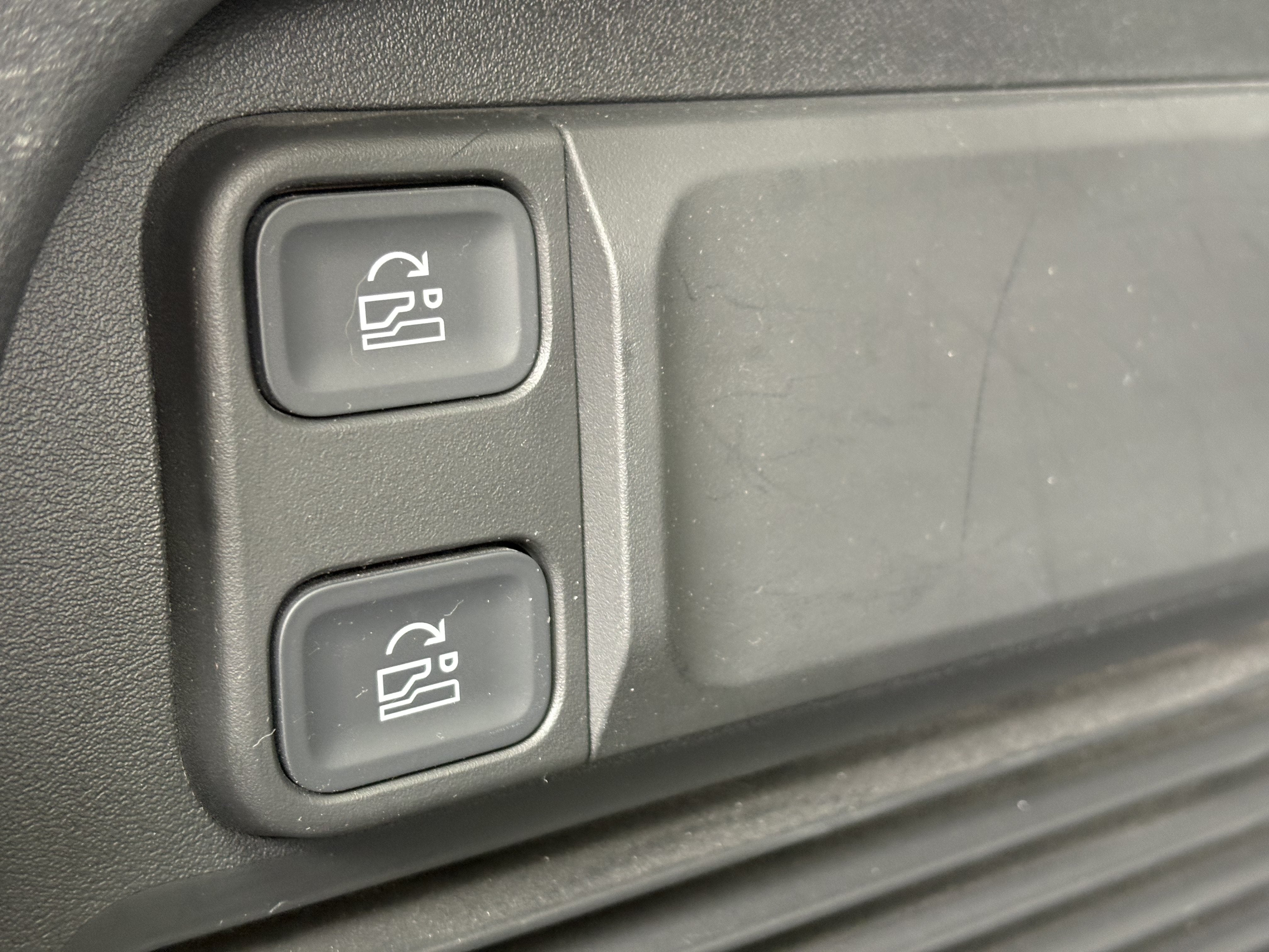2023 RIVIAN R1S Launch Edition