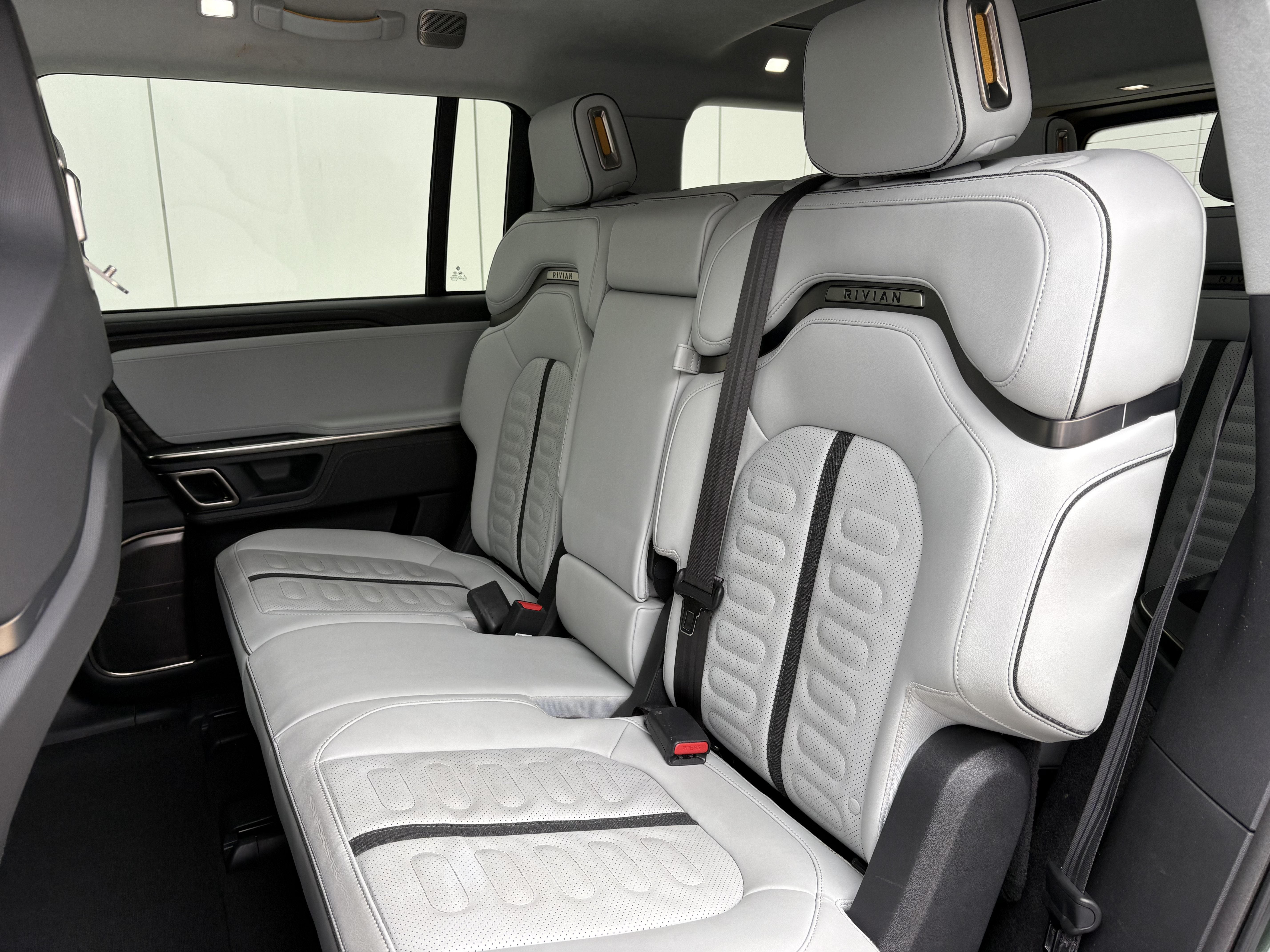 2023 RIVIAN R1S Launch Edition
