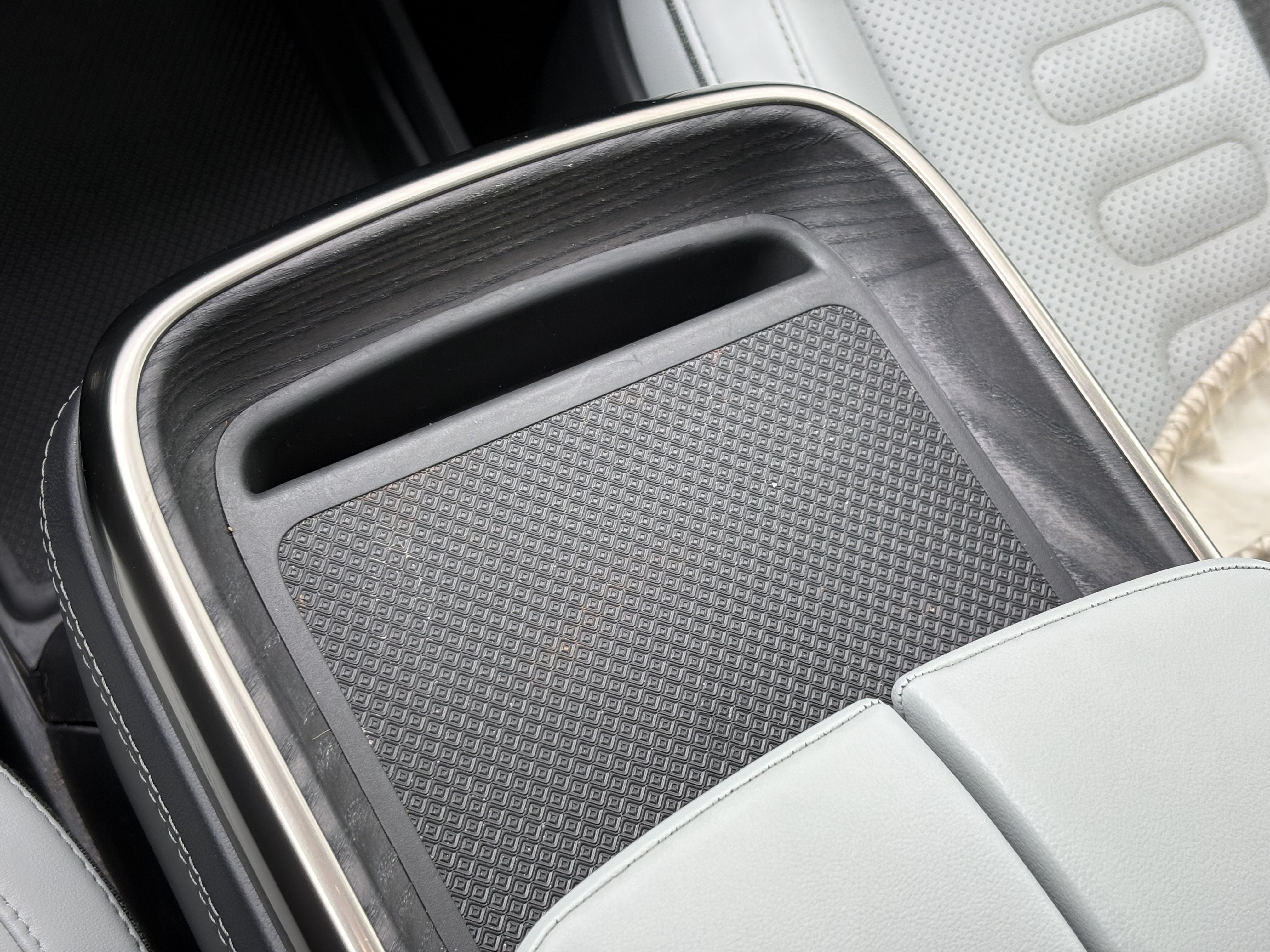 2023 RIVIAN R1S Launch Edition