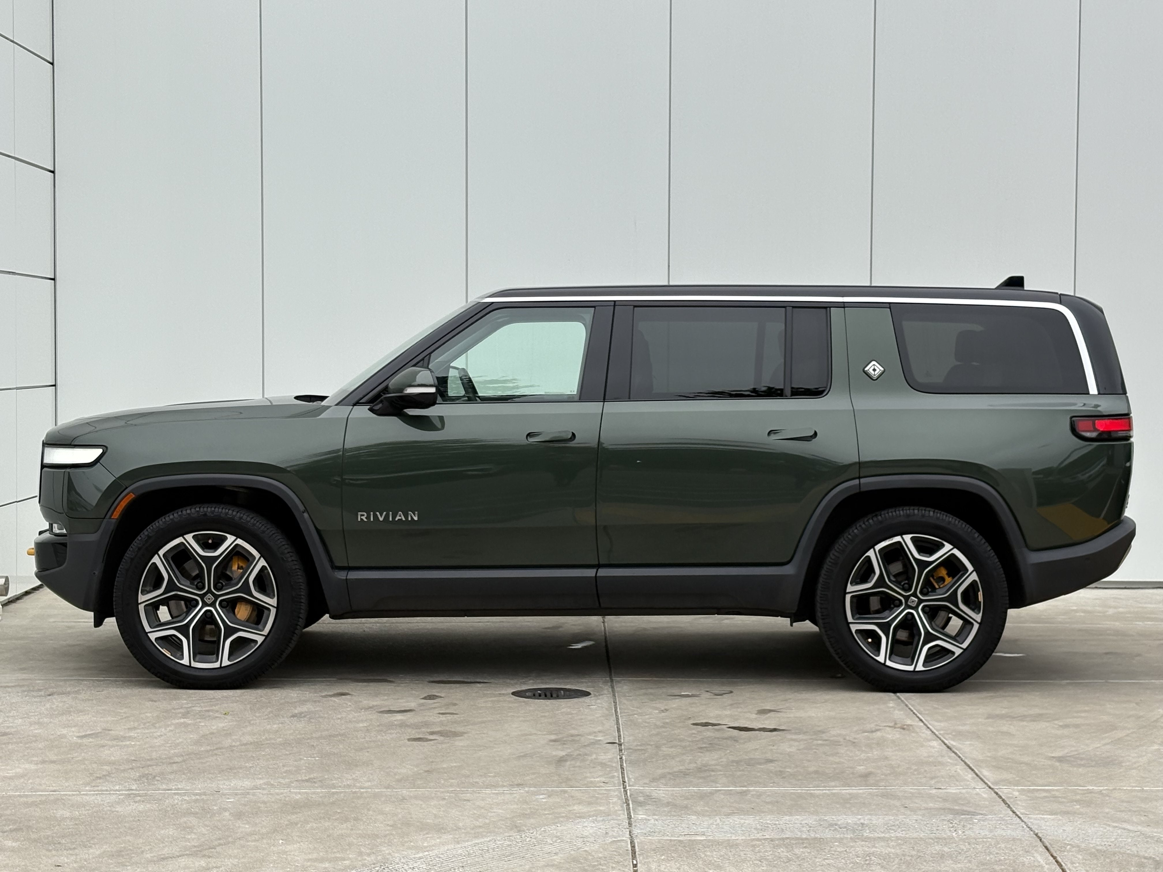 2023 RIVIAN R1S Launch Edition