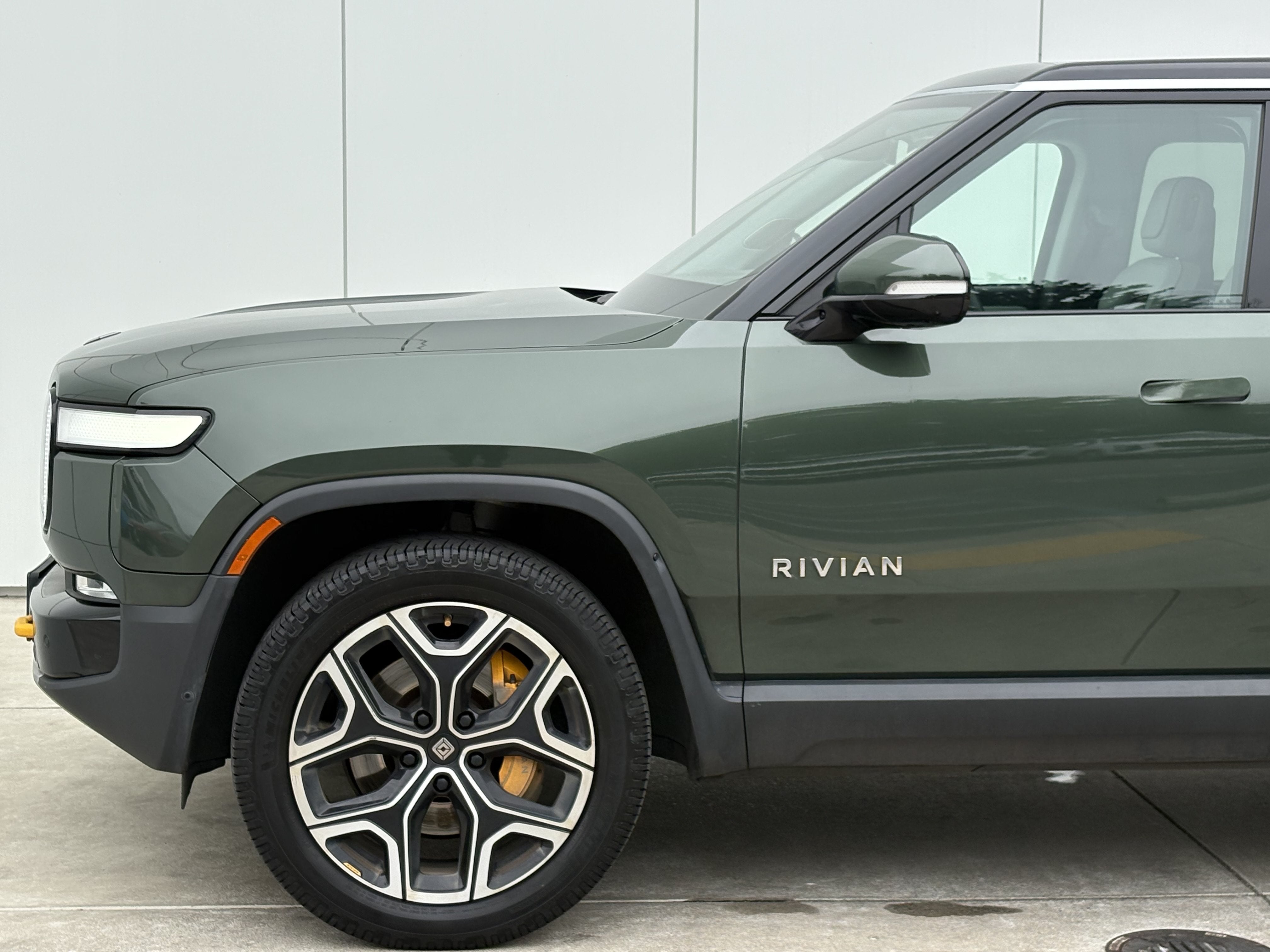 2023 RIVIAN R1S Launch Edition