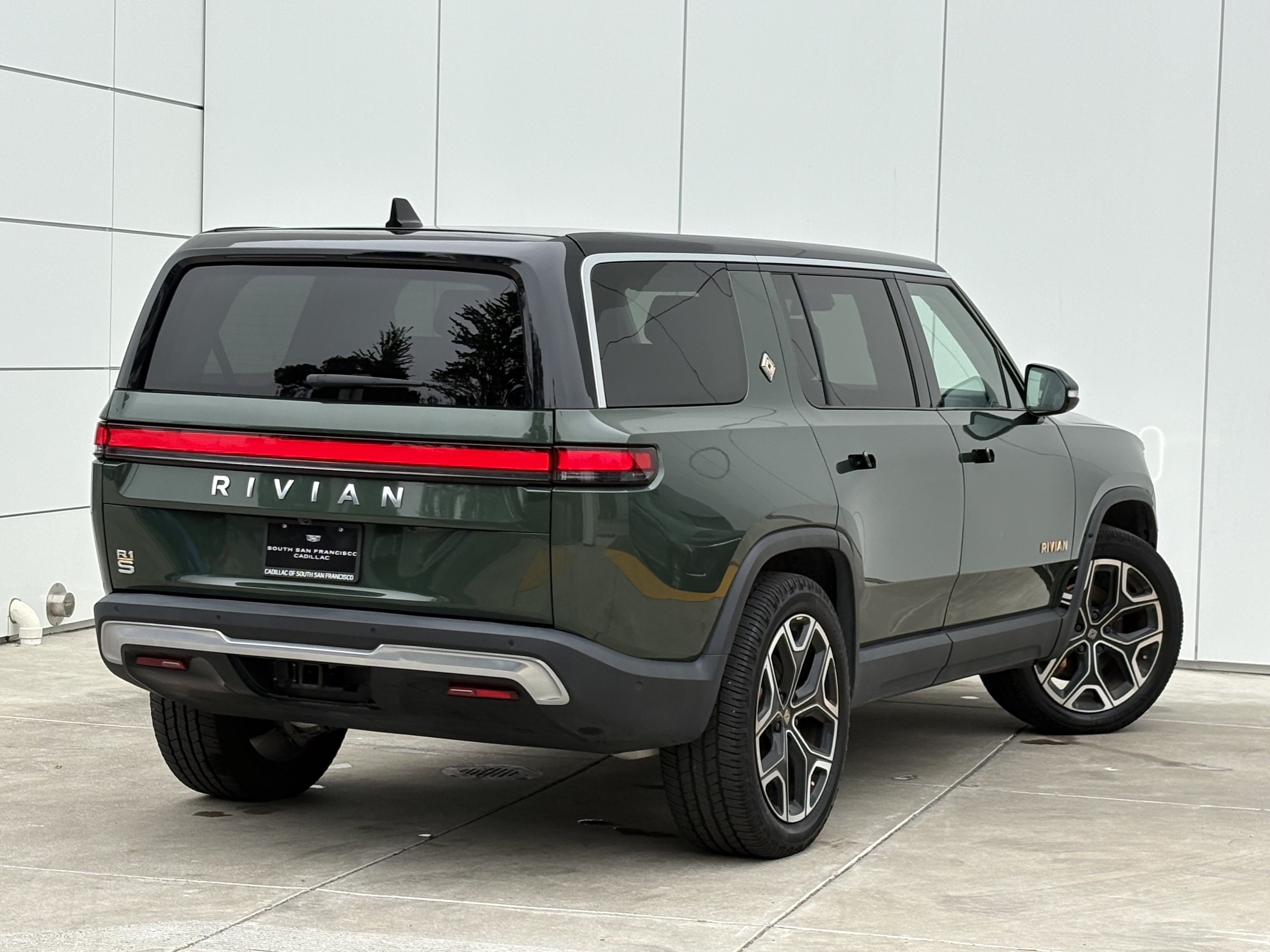 2023 RIVIAN R1S Launch Edition