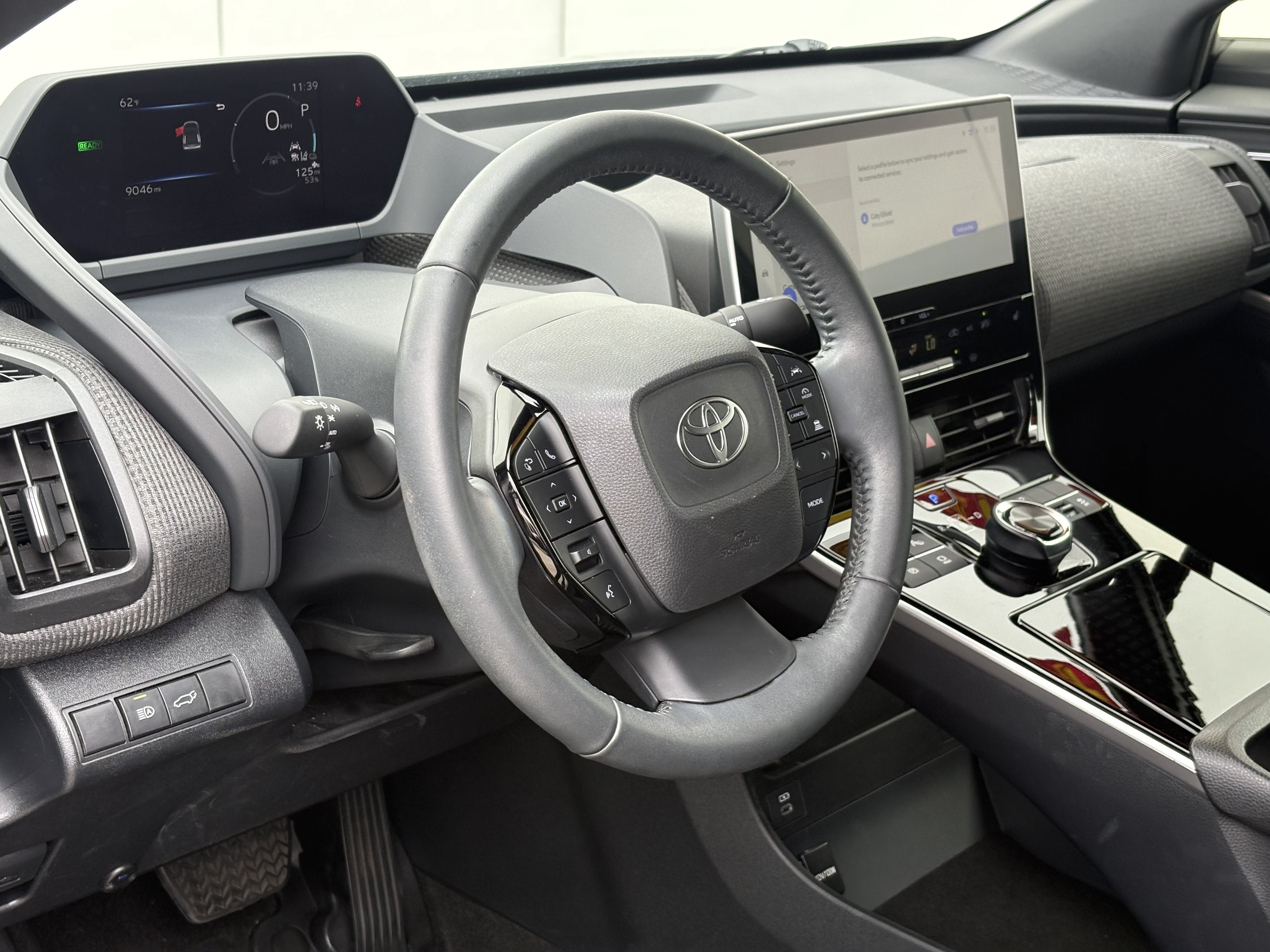 2025 Toyota bZ4X XLE