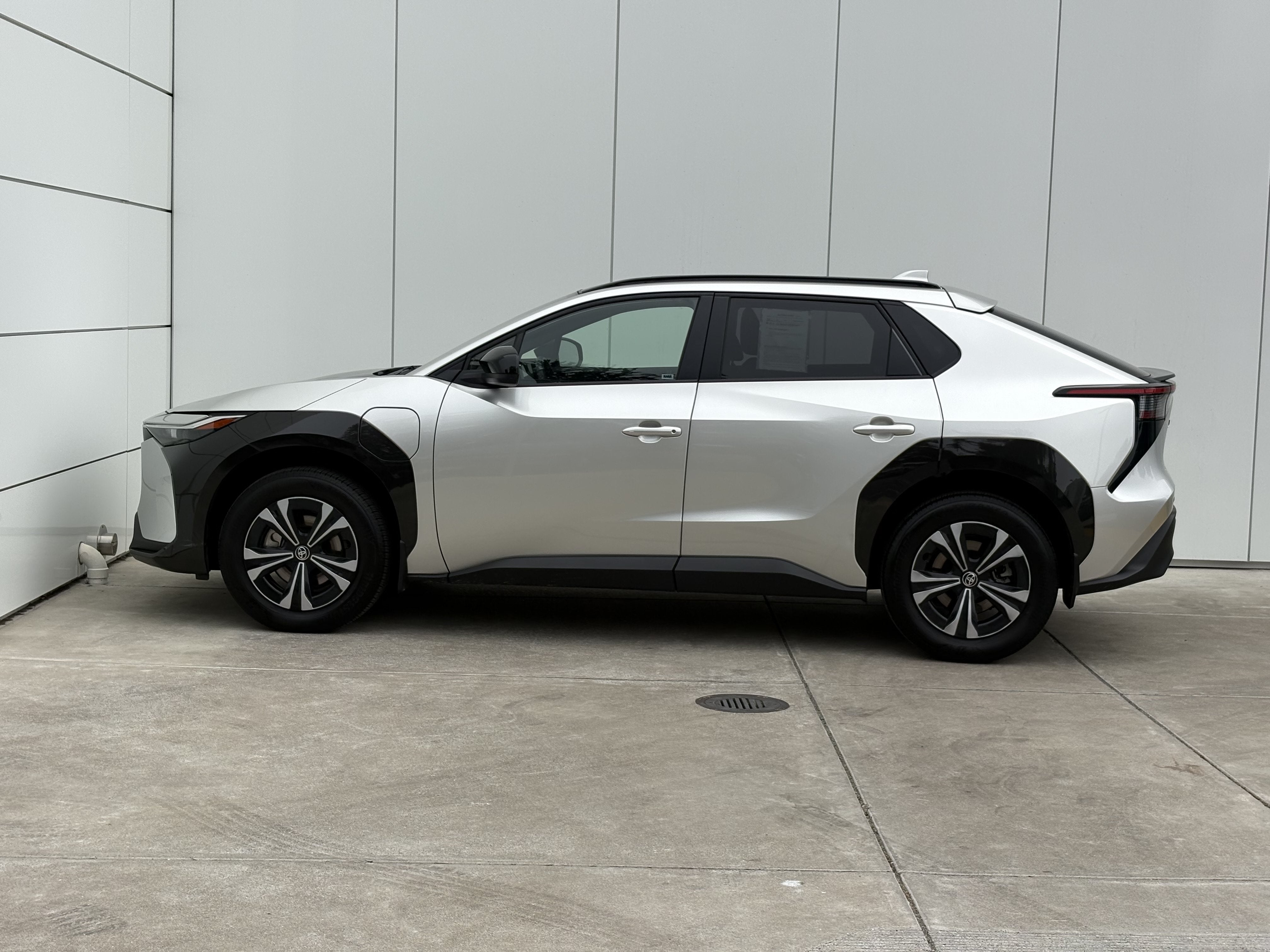 2025 Toyota bZ4X XLE