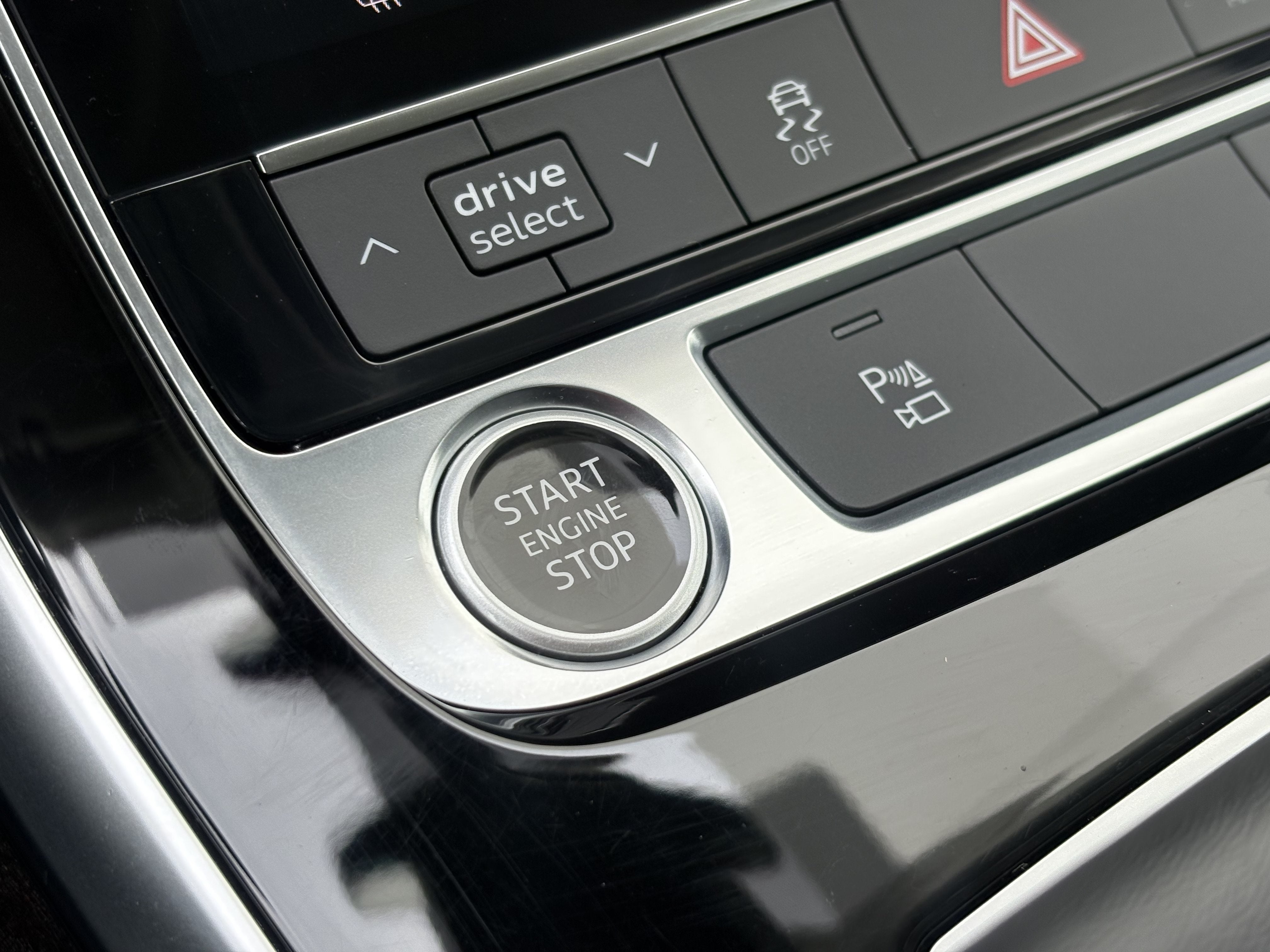 2023 Audi Q8 Premium
