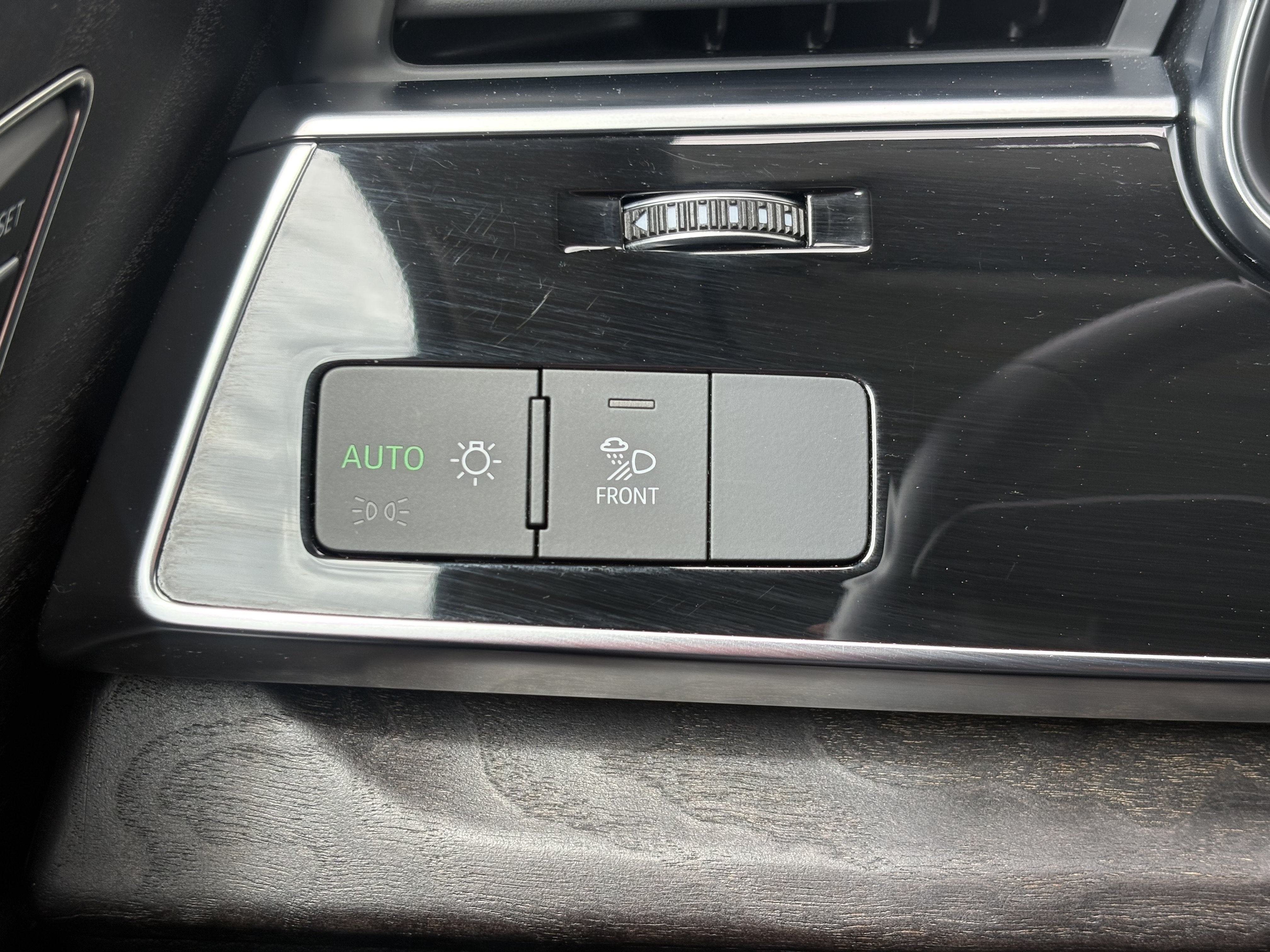 2023 Audi Q8 Premium
