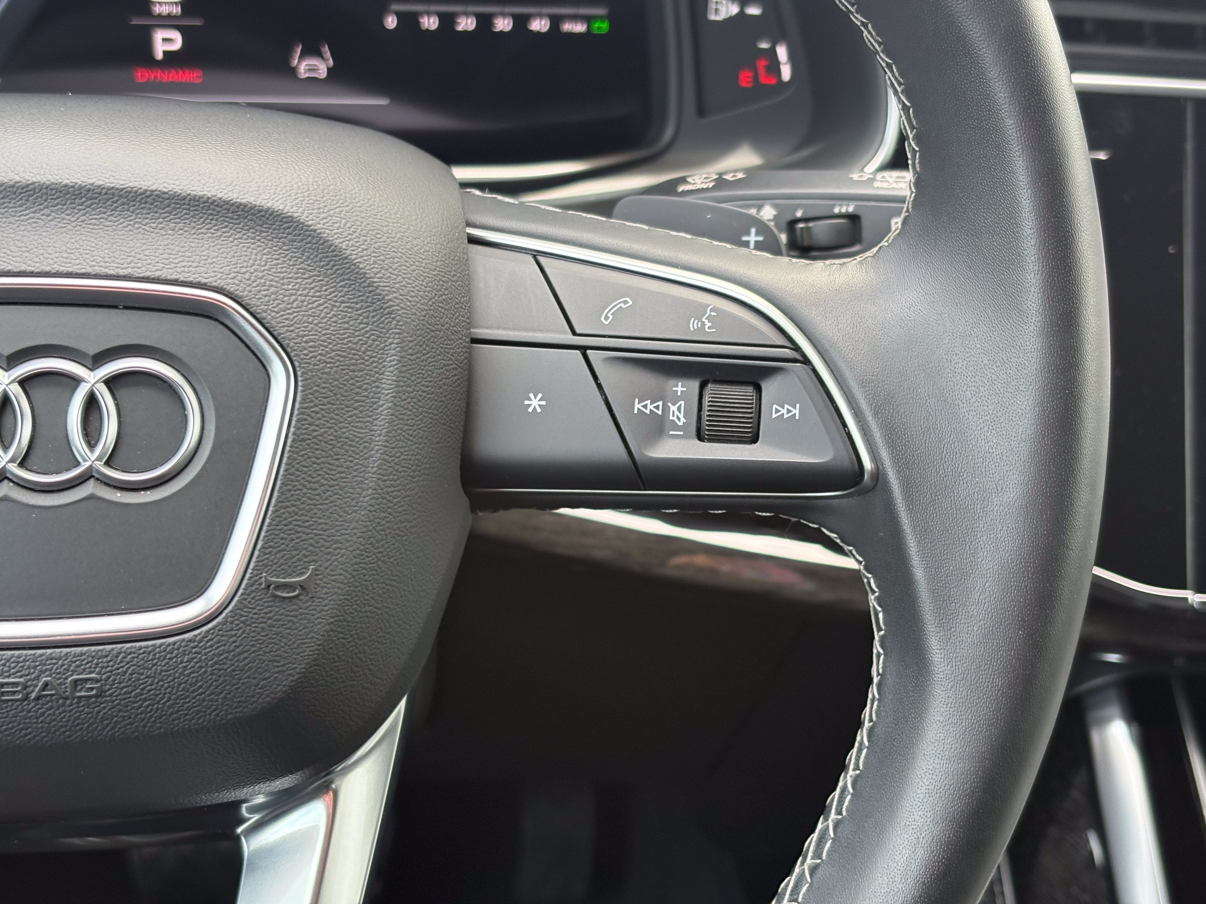 2025 Audi Q7 Premium Plus