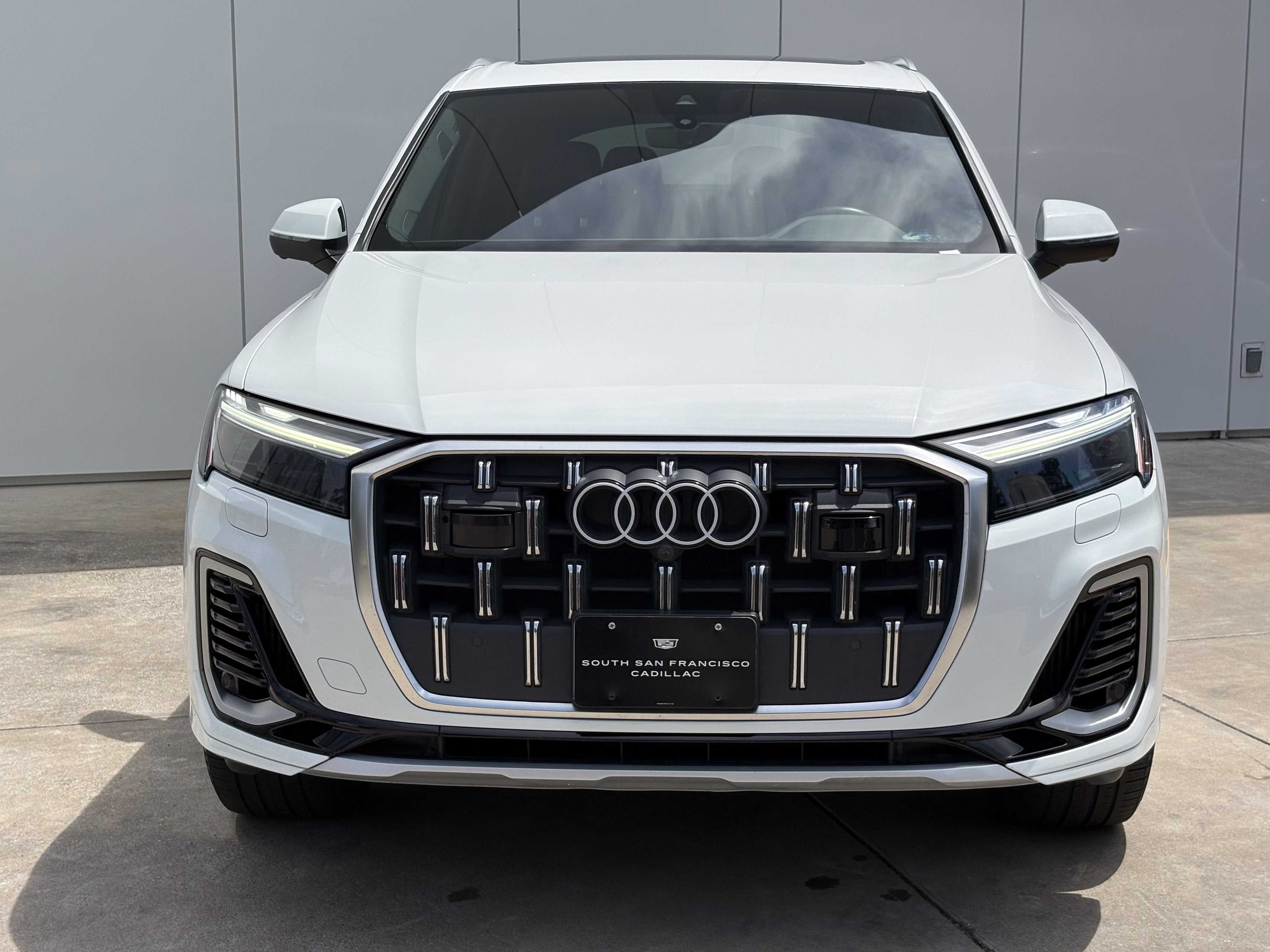 2025 Audi Q7 Premium Plus