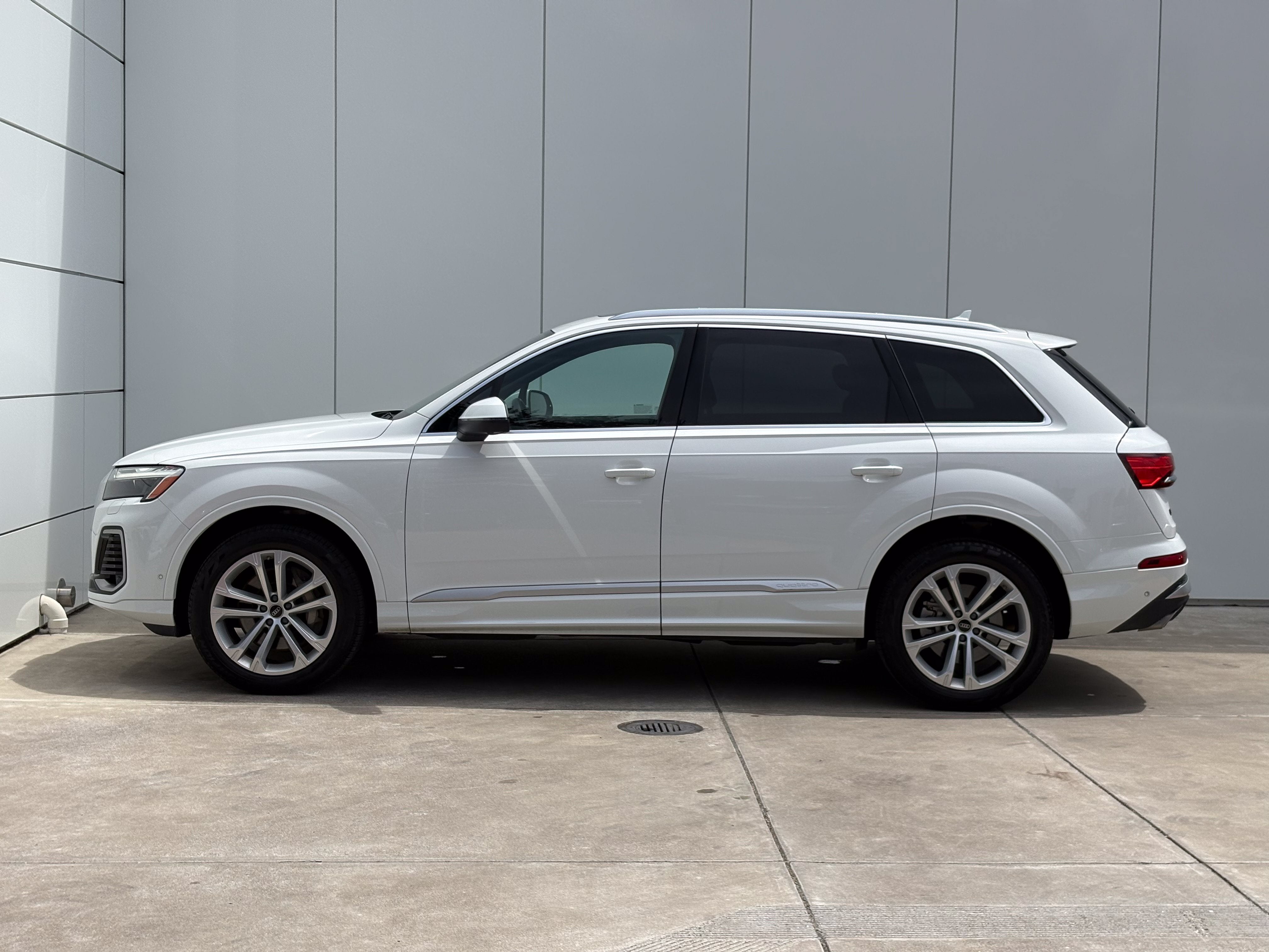 2025 Audi Q7 Premium Plus