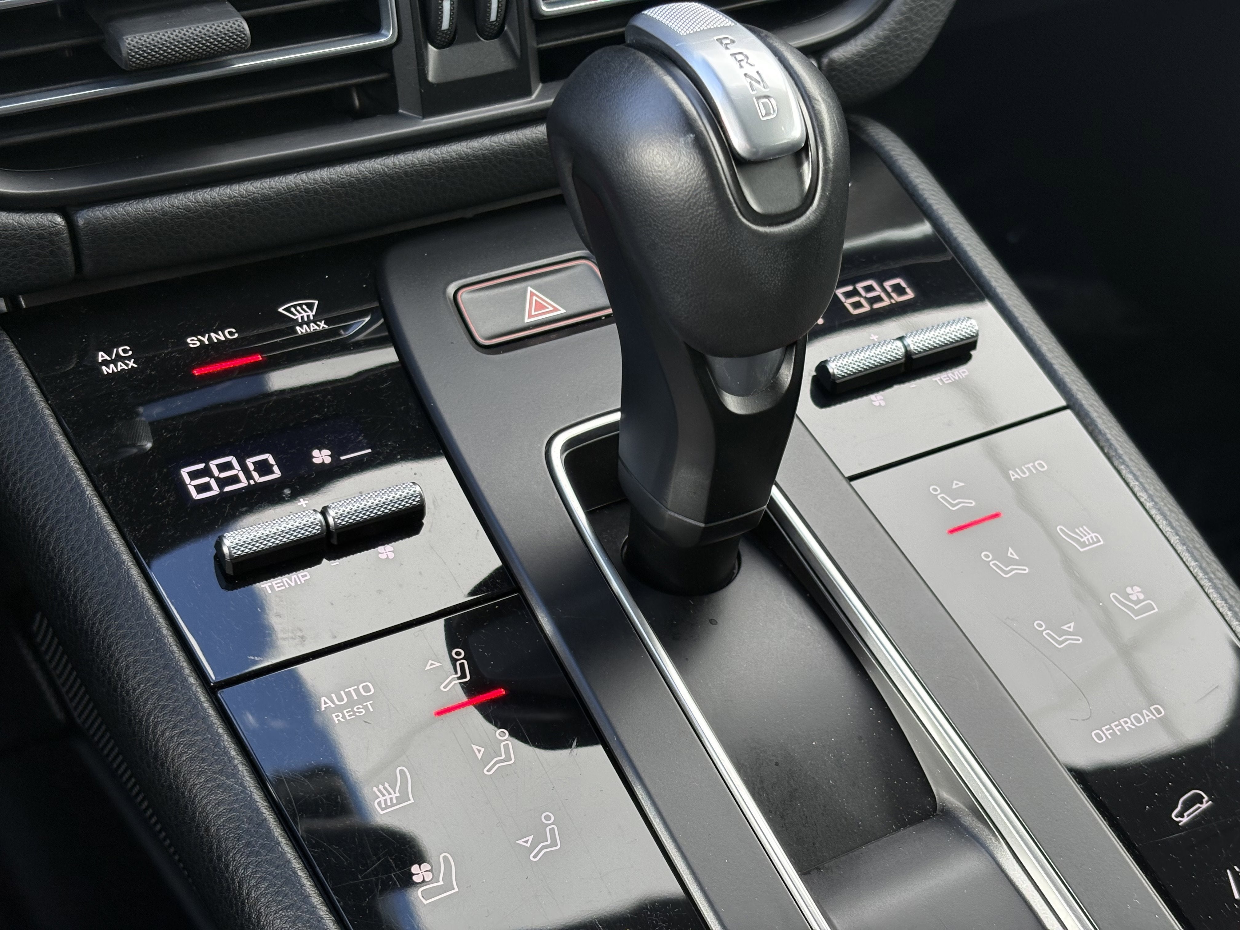 2024 Porsche Macan AWD