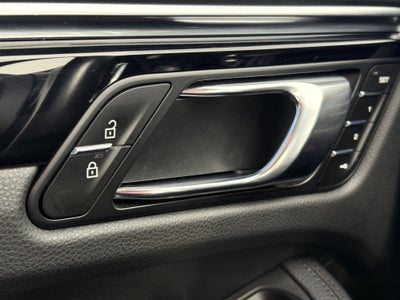 2024 Porsche Macan AWD